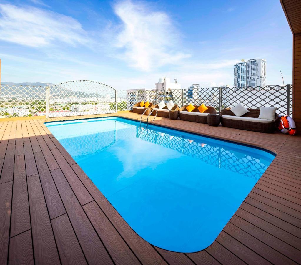 Navy Hotel На Транг Екстериор снимка