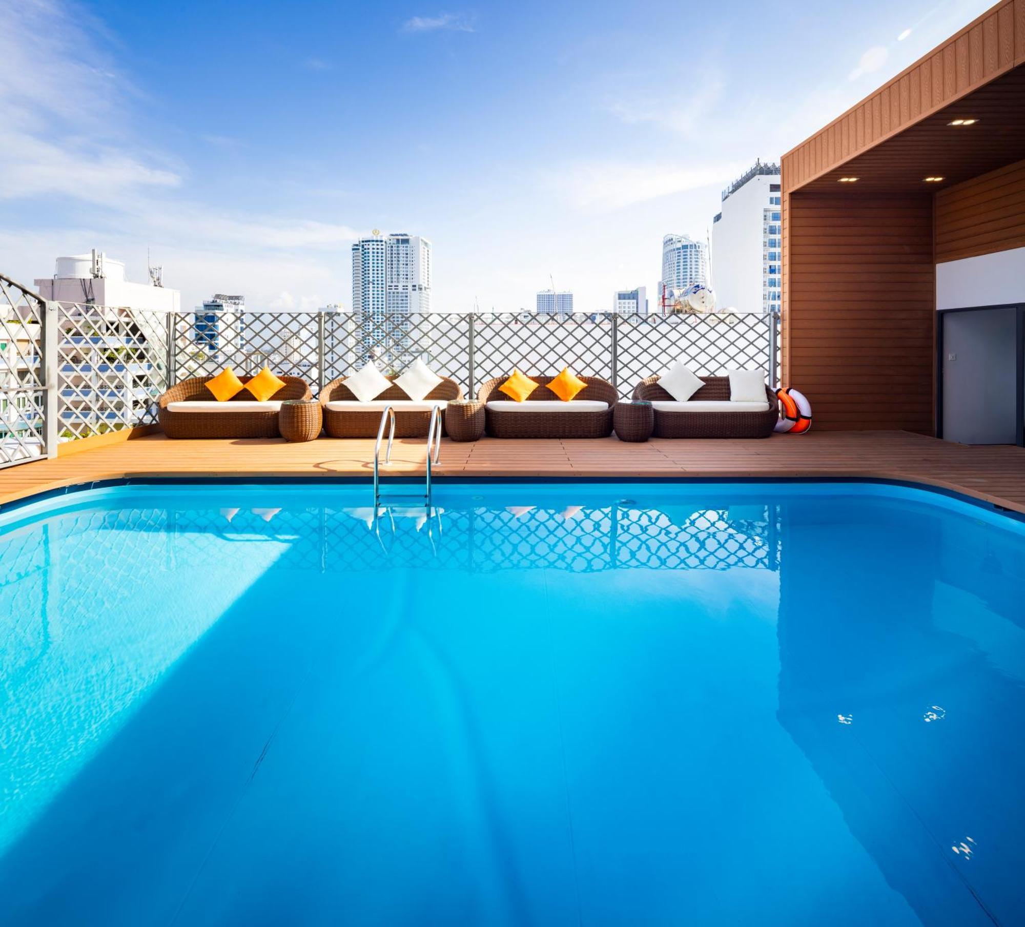 Navy Hotel На Транг Екстериор снимка