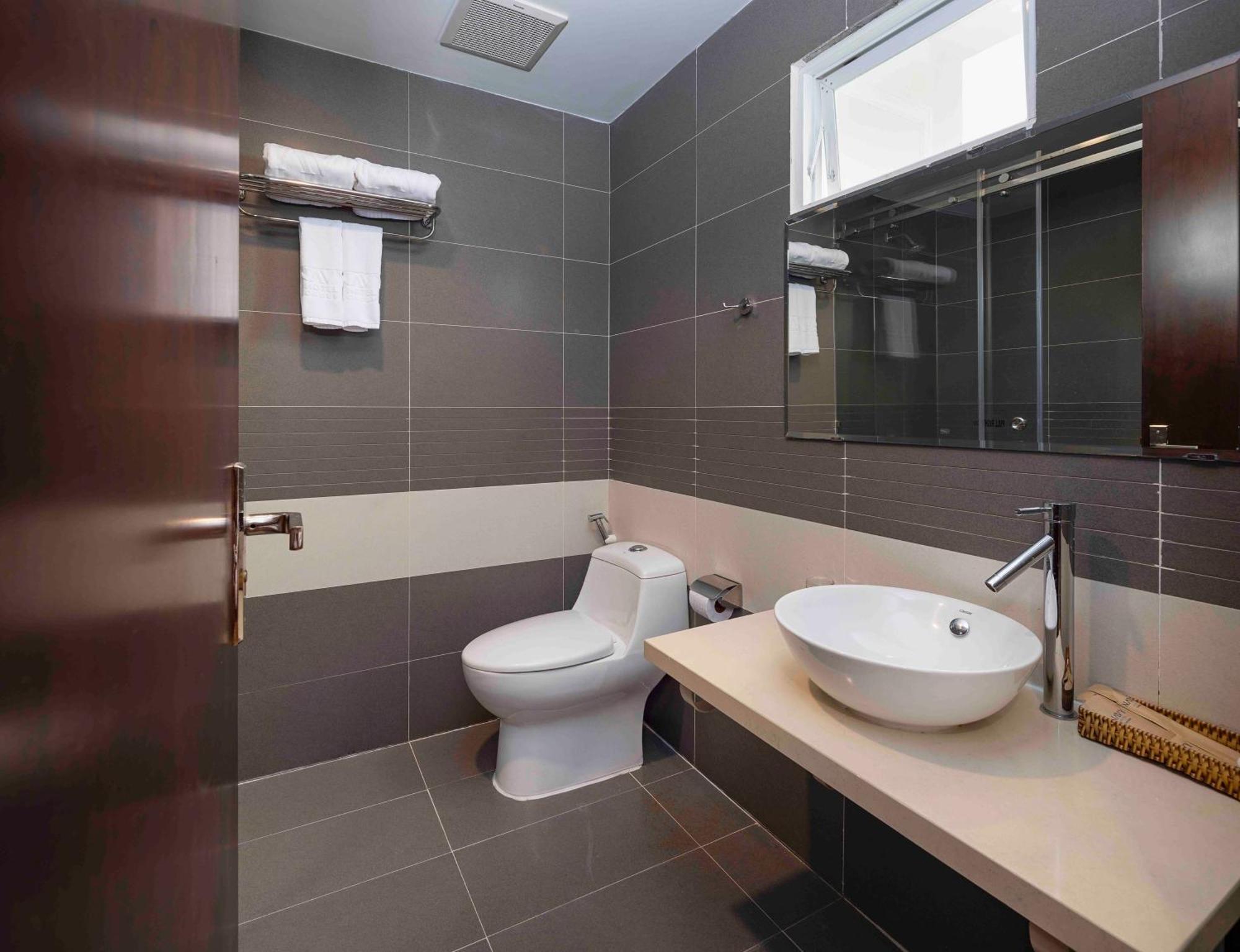 Navy Hotel На Транг Екстериор снимка
