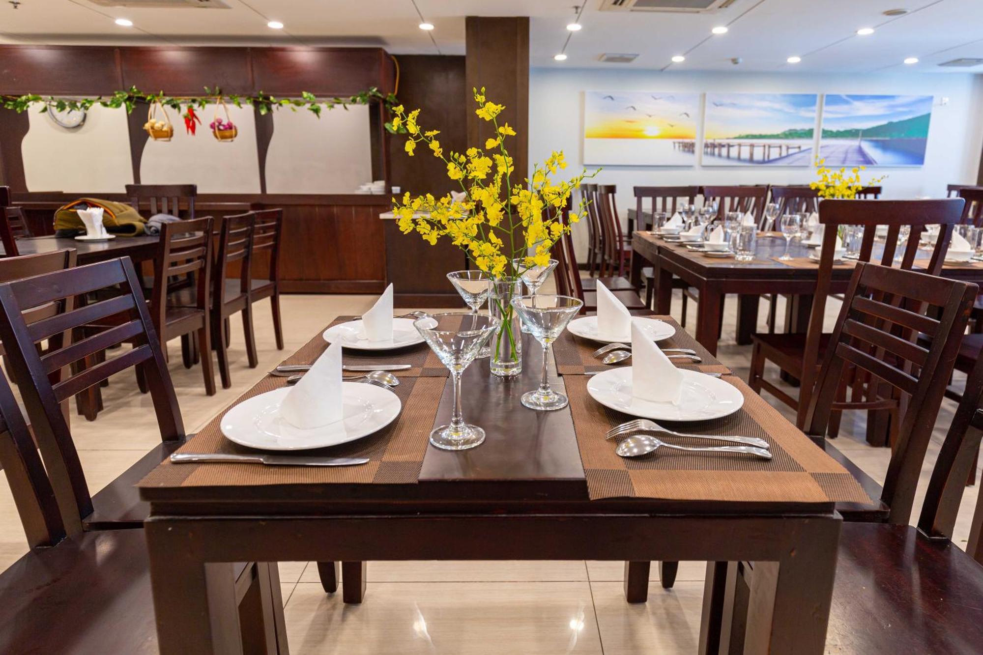 Navy Hotel На Транг Екстериор снимка