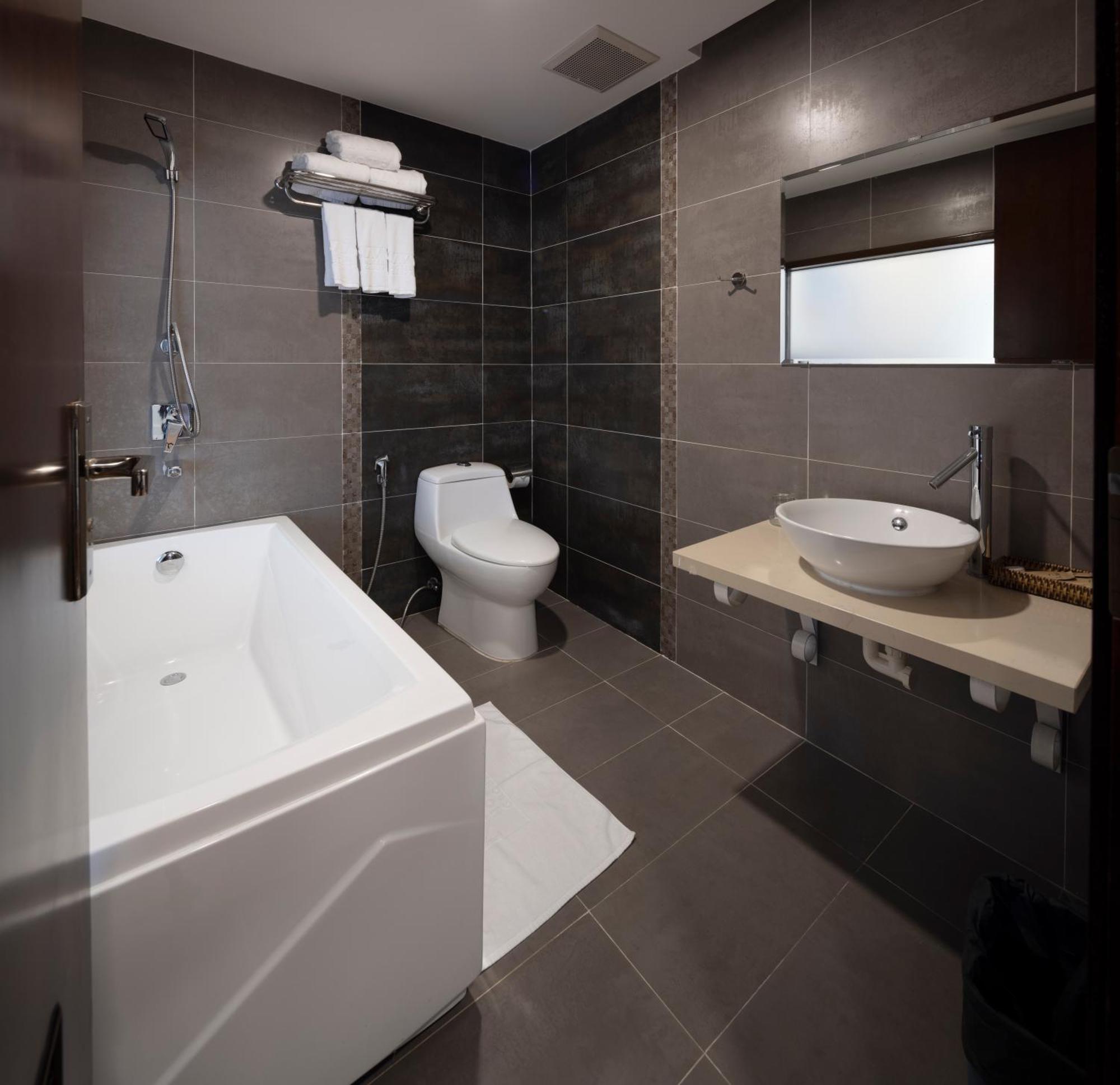 Navy Hotel На Транг Екстериор снимка